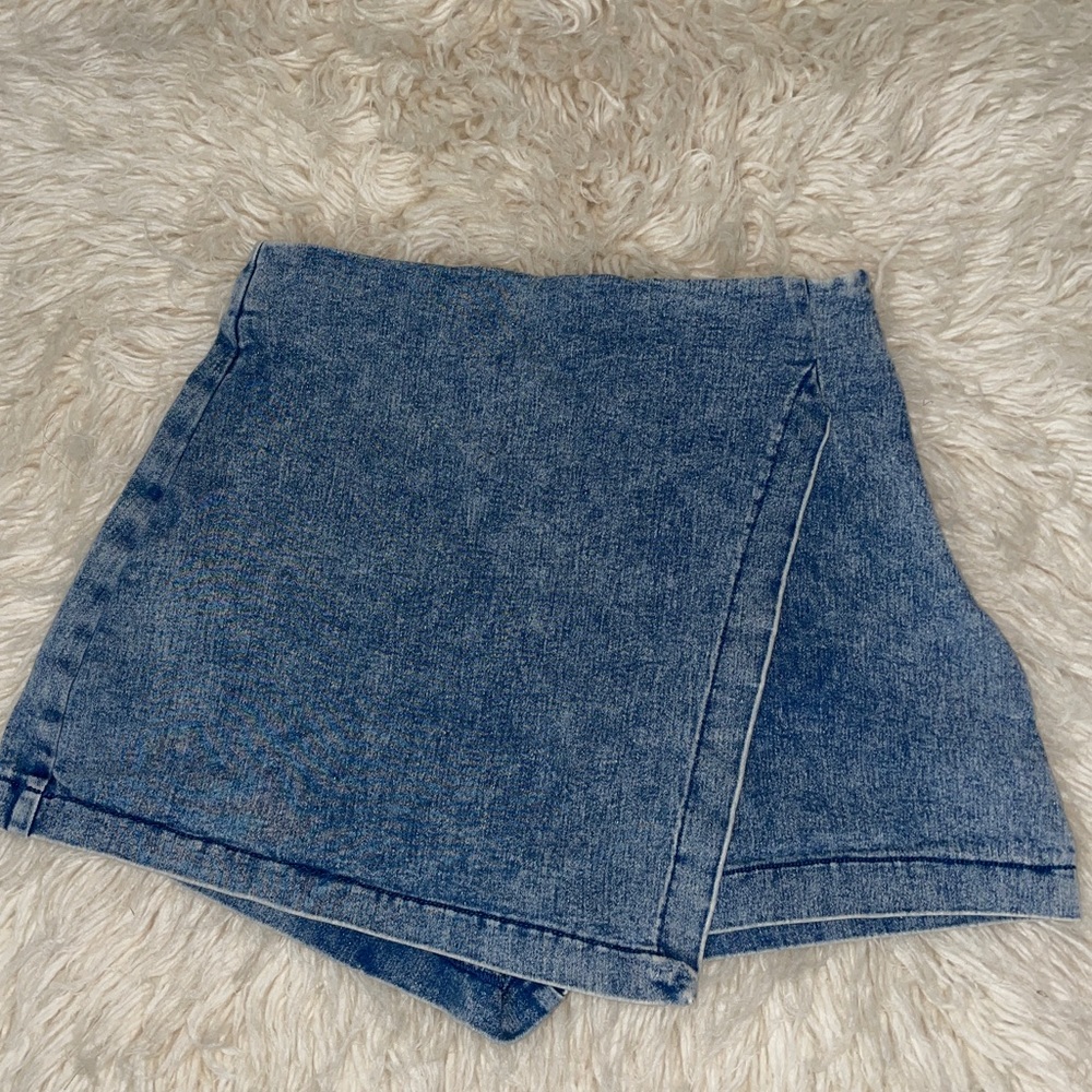 Jean skort